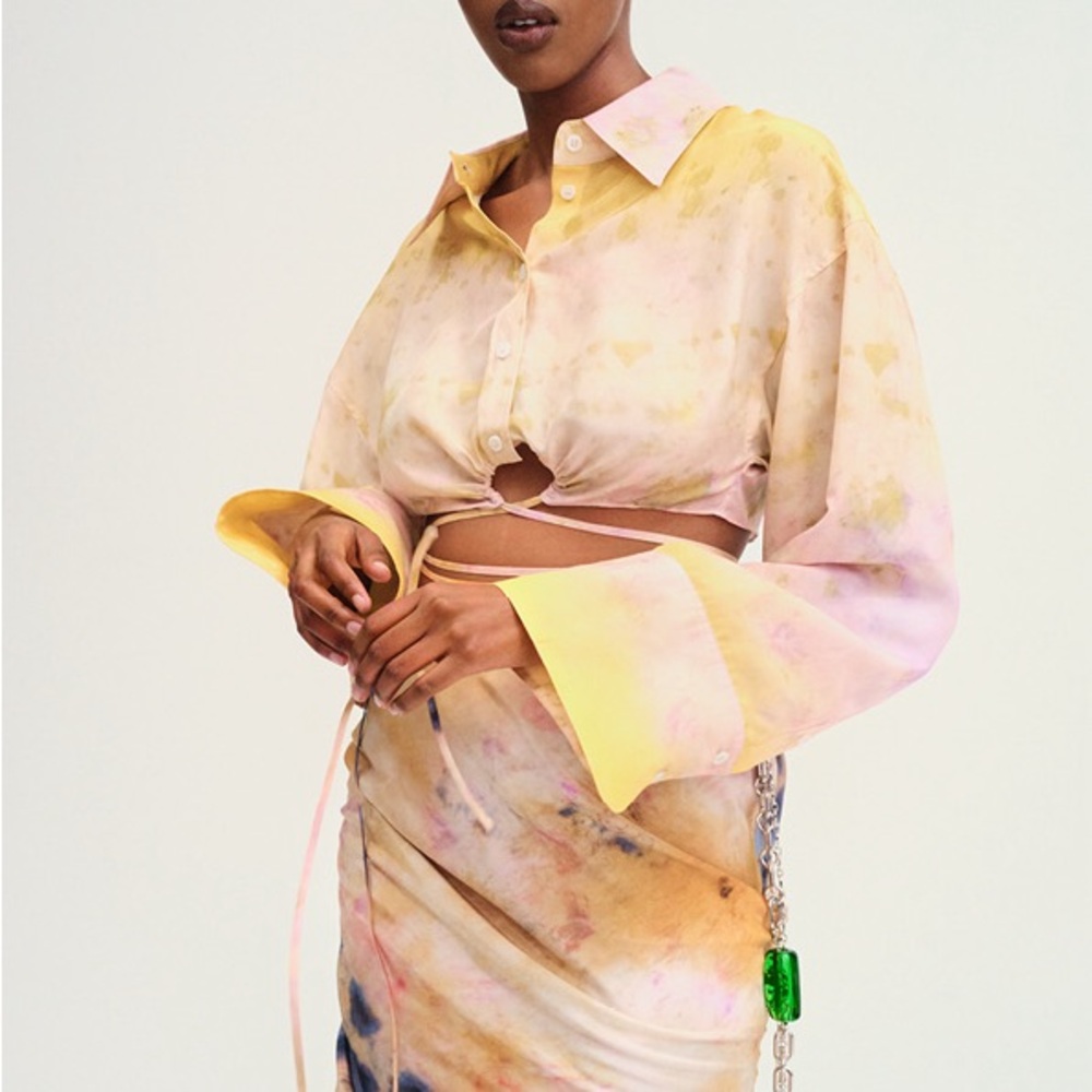H&M Colour Story Collection Crop Bouse in size XS light yellow / tie dye